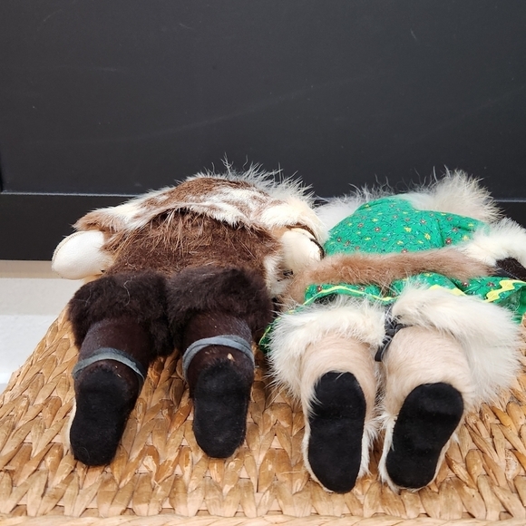 AUTHENTIC VINTAGE ALASKAN INUIT MAN & WOMAN HANDCRAFTED  DOLLS W/REAL FUR  12" - Picture 6 of 12